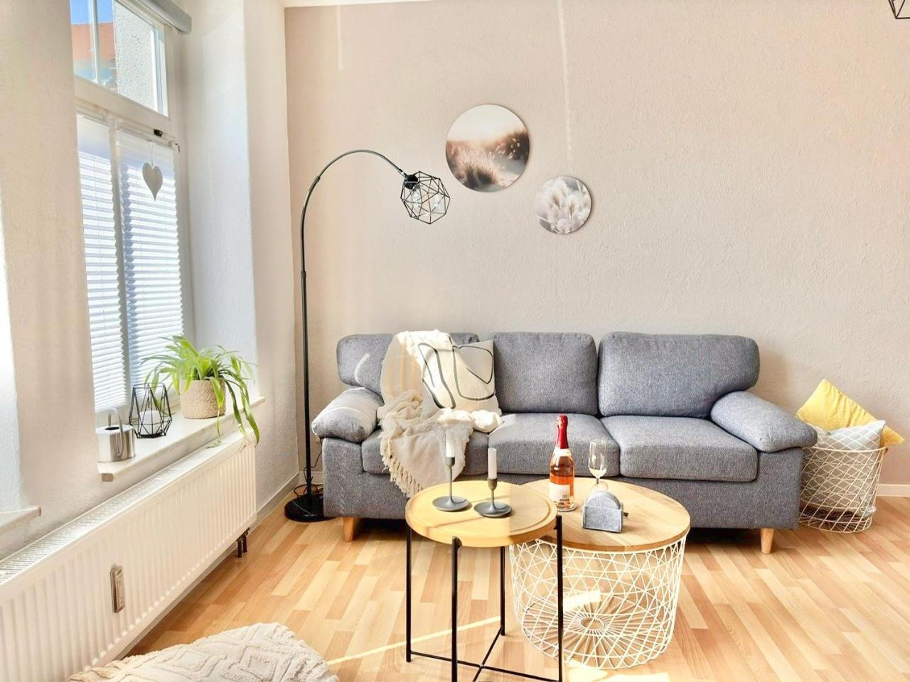 Appartement "Stadtgefluester" Im Zentrum, Inkl Stellplatz, 2 Betten, Babybett, Balkon, Gratis Kaffee Und Tee, Wlan 바우트젠 외부 사진