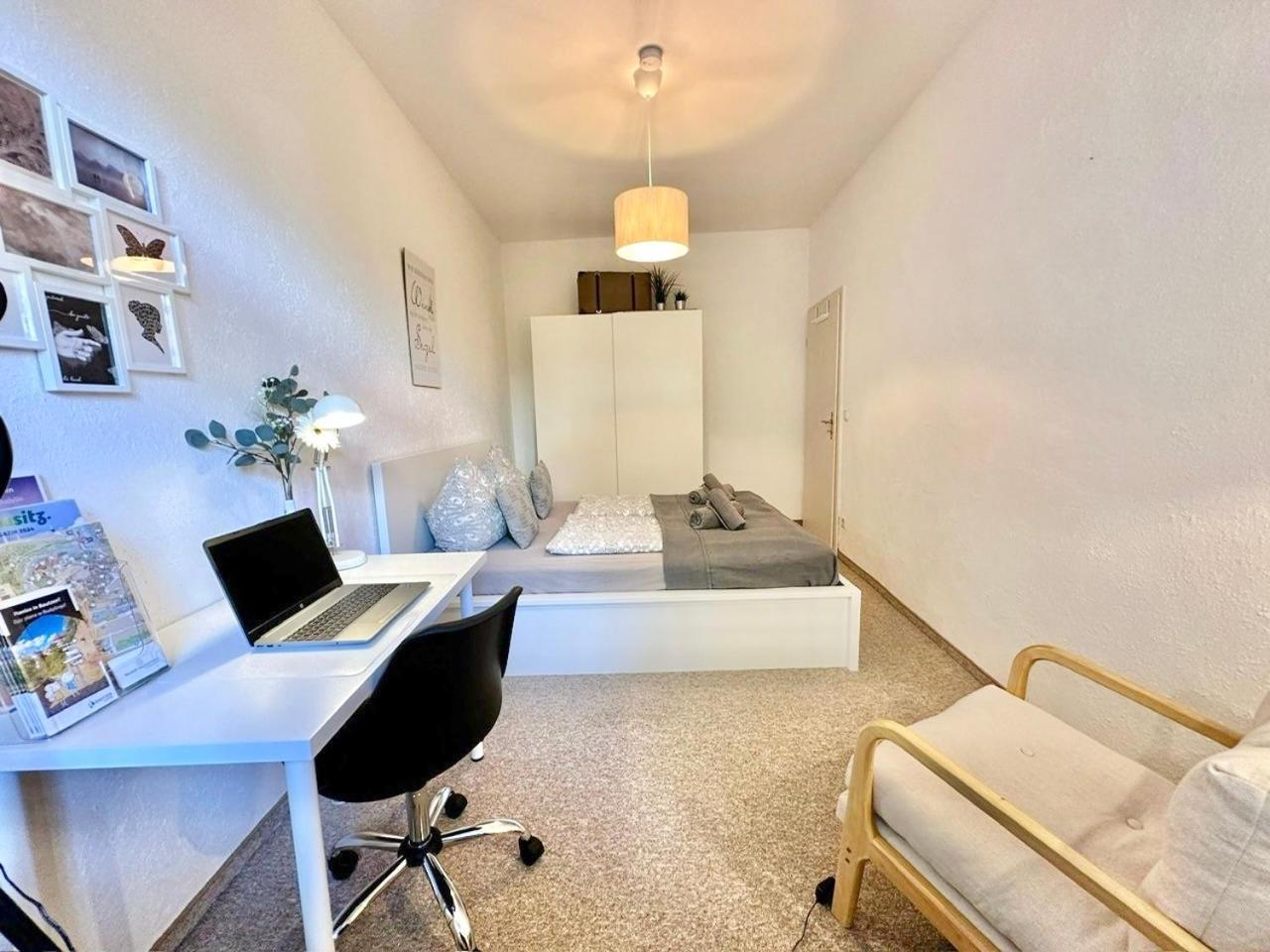 Appartement "Stadtgefluester" Im Zentrum, Inkl Stellplatz, 2 Betten, Babybett, Balkon, Gratis Kaffee Und Tee, Wlan 바우트젠 외부 사진