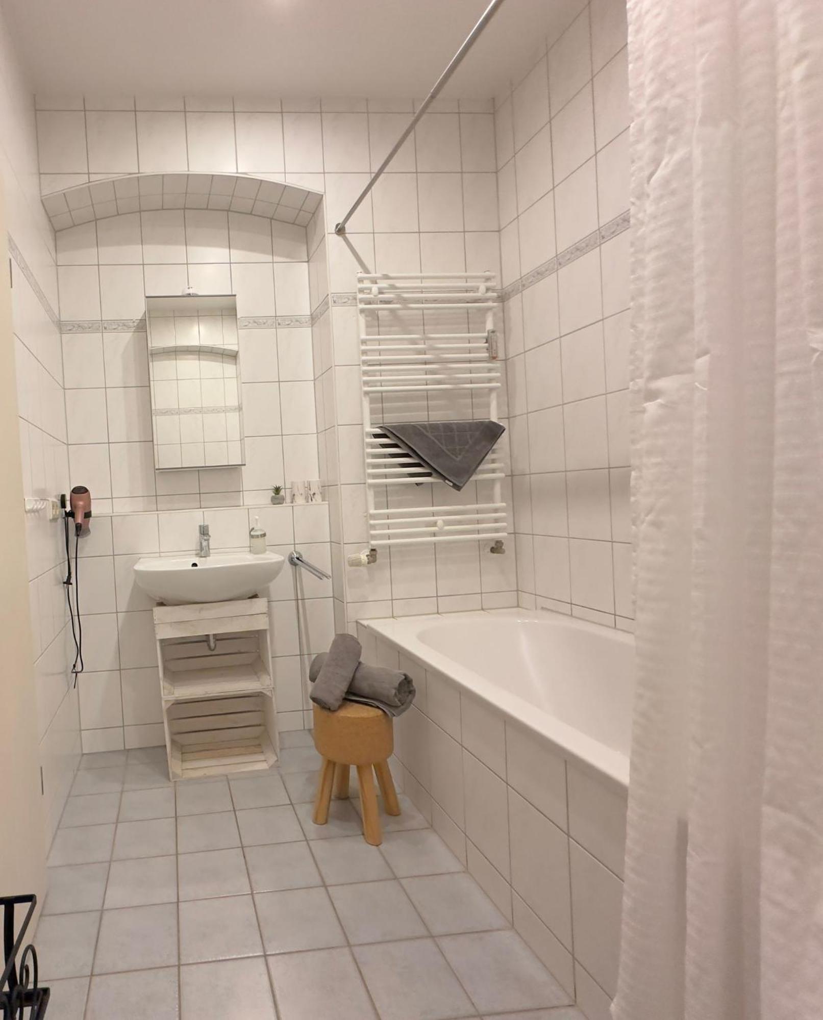Appartement "Stadtgefluester" Im Zentrum, Inkl Stellplatz, 2 Betten, Babybett, Balkon, Gratis Kaffee Und Tee, Wlan 바우트젠 외부 사진