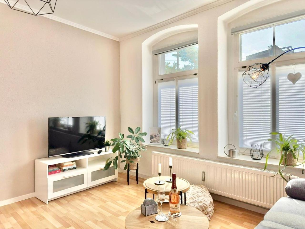 Appartement "Stadtgefluester" Im Zentrum, Inkl Stellplatz, 2 Betten, Babybett, Balkon, Gratis Kaffee Und Tee, Wlan 바우트젠 외부 사진