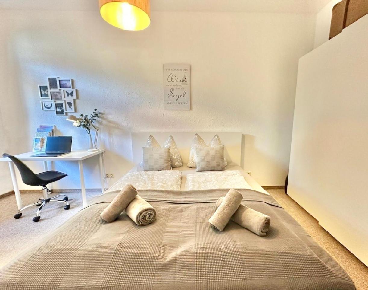 Appartement "Stadtgefluester" Im Zentrum, Inkl Stellplatz, 2 Betten, Babybett, Balkon, Gratis Kaffee Und Tee, Wlan 바우트젠 외부 사진