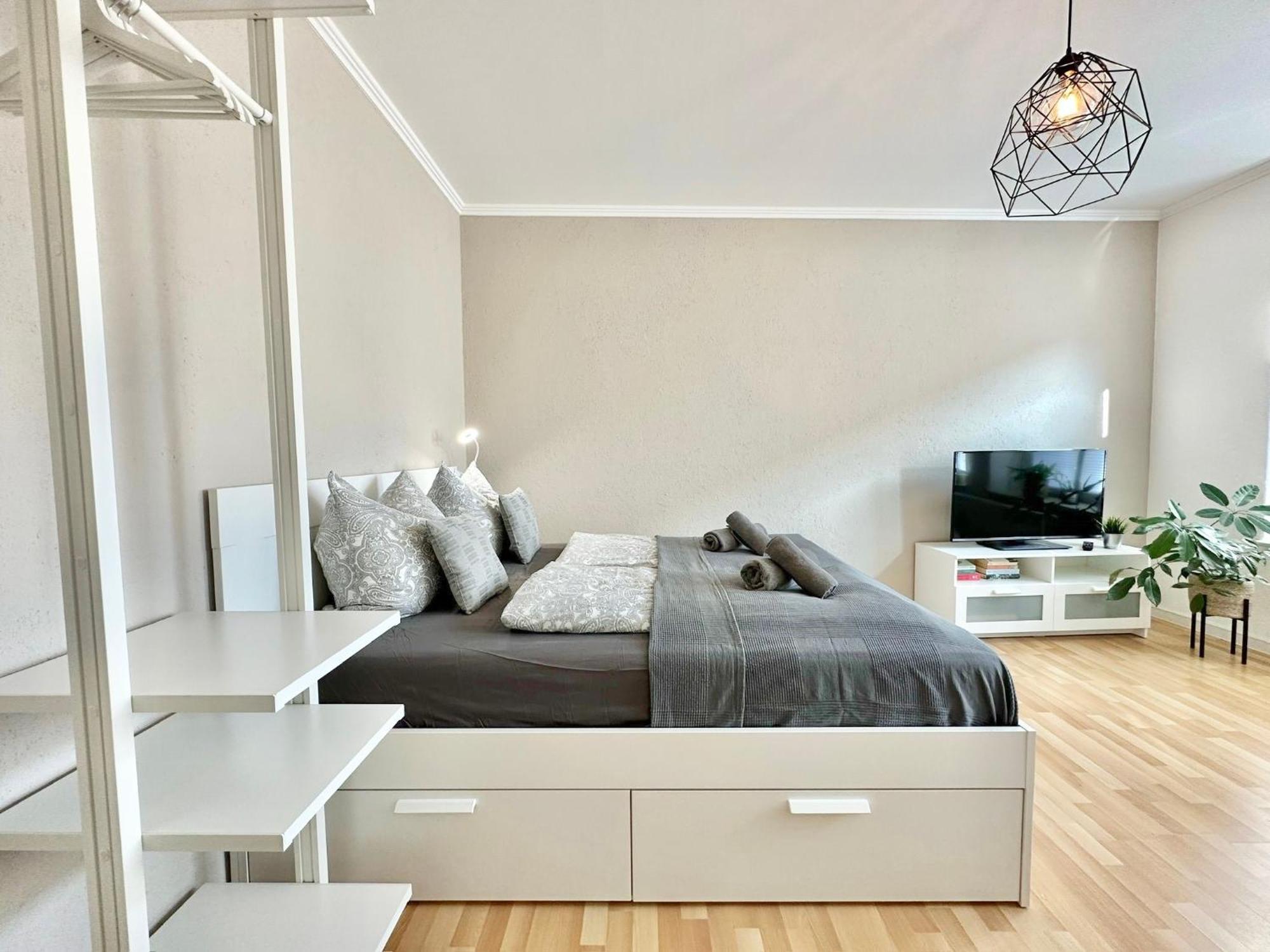 Appartement "Stadtgefluester" Im Zentrum, Inkl Stellplatz, 2 Betten, Babybett, Balkon, Gratis Kaffee Und Tee, Wlan 바우트젠 외부 사진